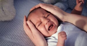Thiếu kẽm là một nguyên nhân khiến trẻ khóc đêm