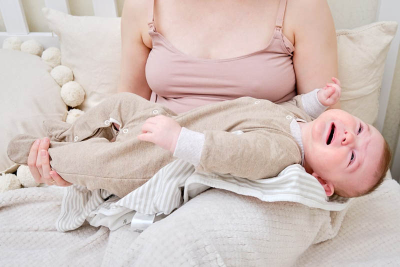 Nhận diện tình trạng trẻ 4 tháng biếng bú