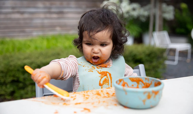 Messy Play - giúp trẻ vượt qua nỗi sợ về kết cấu đồ ăn