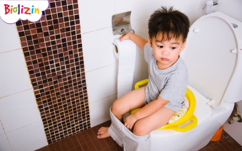 trẻ tiêu chảy kèm sốt 1