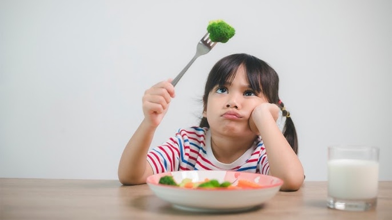 Cha mẹ cần sự kiên nhẫn khi áp dụng Food chaining