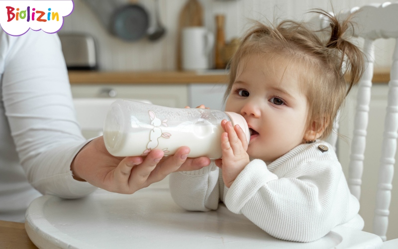 trẻ tiêu chảy có uống sữa chua được không 2