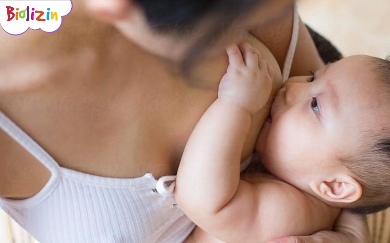 trẻ bú mẹ bị tiêu chảy 22