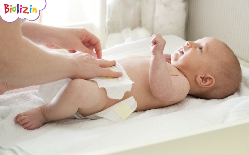 trẻ 3 tháng đi ngoài thế nào là bình thường 11