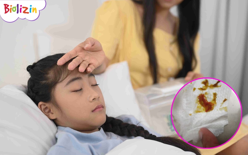 trẻ sốt cao đi ngoài có chất nhầy máu hồng 2