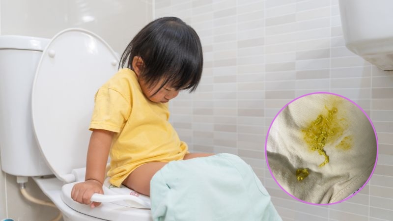 Trẻ 3 tuổi đi ngoài ra nước màu vàng 1