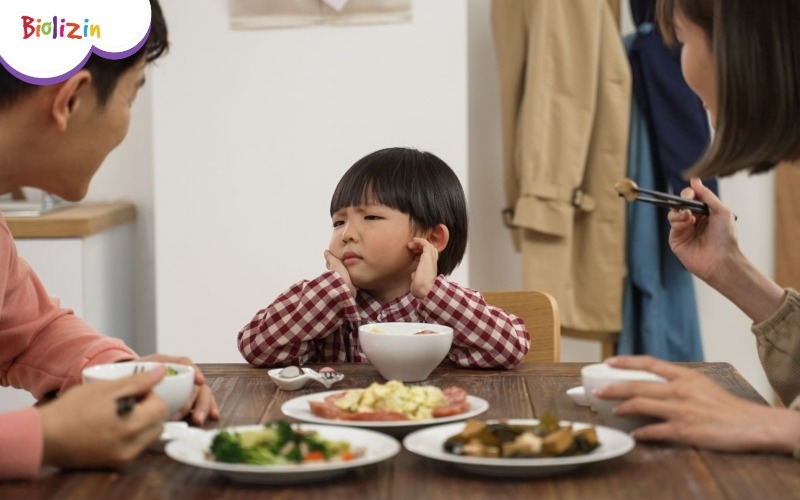 Trẻ biếng ăn sinh lý giai đoạn nào 2
