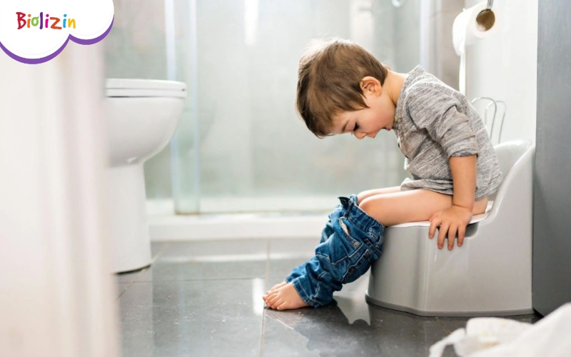 Trẻ đi ngoài nhiều lần trong ngày khi nào là bất thường
